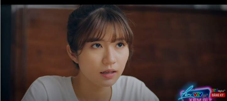 Vân Vân đọc được tin nhắn &quot;khả nghi&quot; trong điện thoại của Đông Phong.