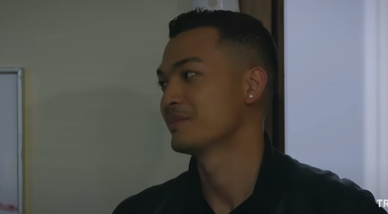 Hoàng Nam tốt bụng, luôn ở cạnh Mỹ Đình khi cô gặp khó khăn. Hoàng Nam tốt bụng, luôn ở cạnh Mỹ Đình khi cô gặp khó khăn.