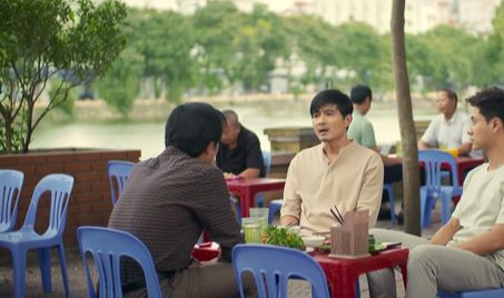 Thành và Danh động viên nhưng Công vẫn suy nghĩ tiêu cực. Thành và Danh động viên nhưng Công vẫn suy nghĩ tiêu cực.