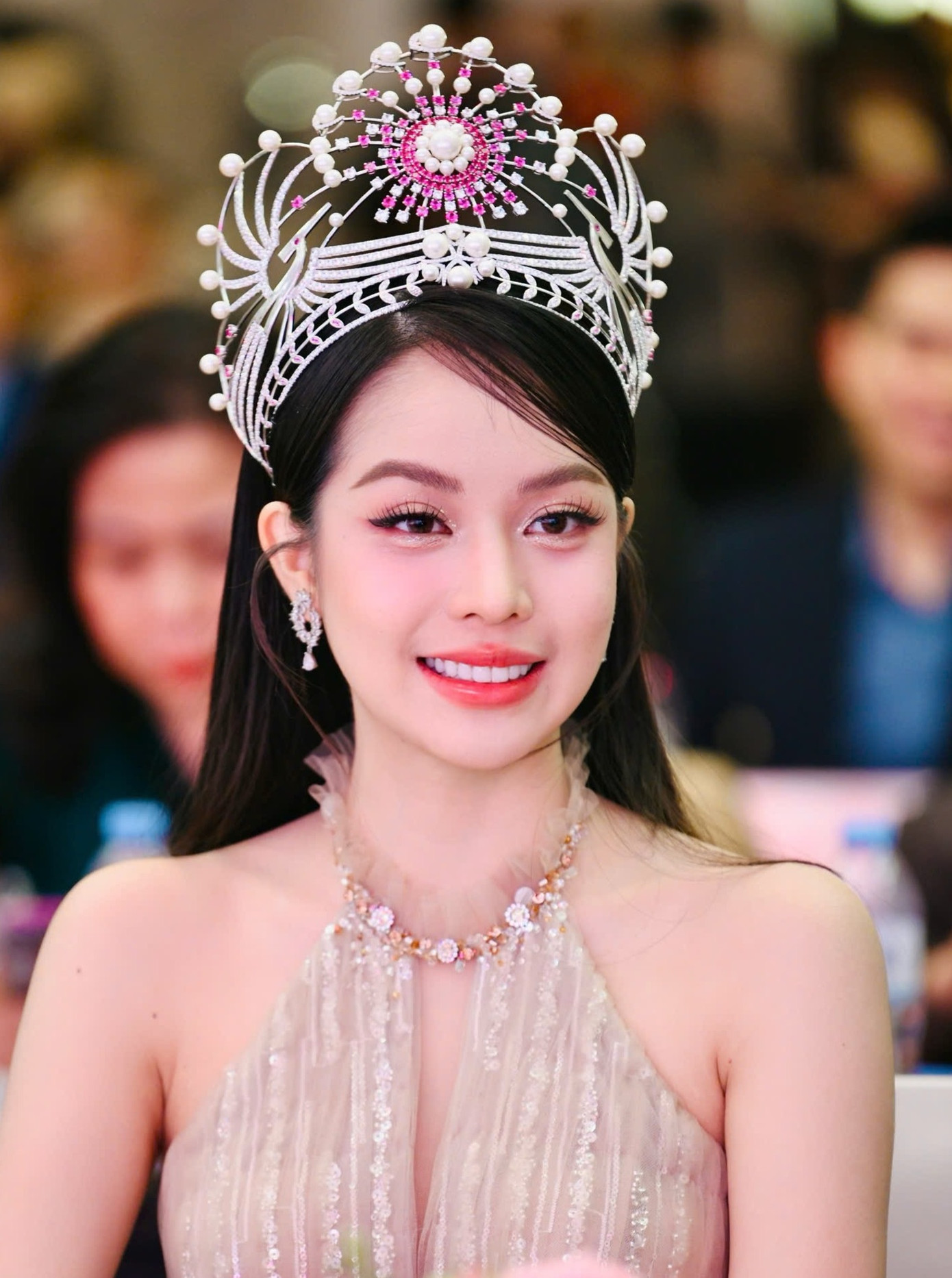 Huỳnh Thị Thanh Thủy mong các thí sinh Hoa hậu Việt Nam giữ tinh thần phấn chấn, nhiều năng lượng trong cuộc thi.