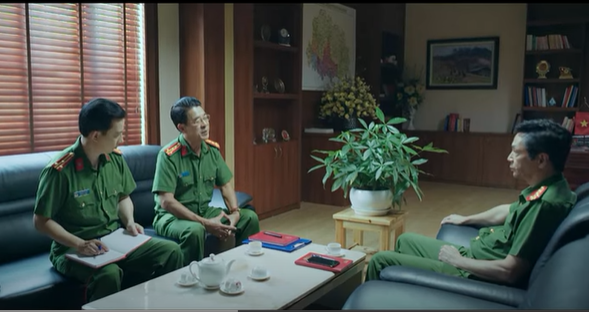 Đại tá Việt không vui khi vụ TN Mobile được mở rộng điều tra. Ảnh: CMH.