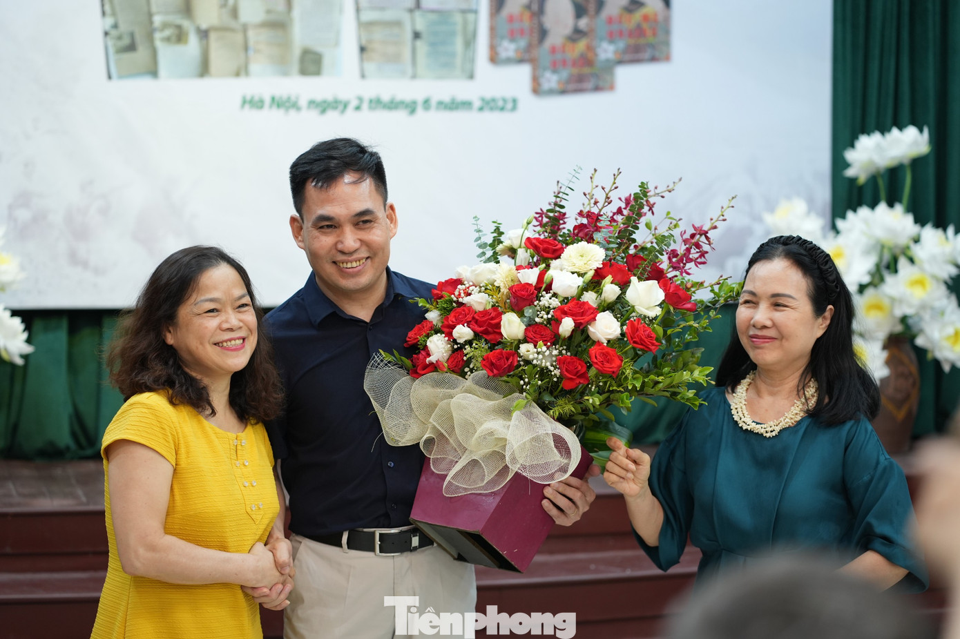 Tác giả Đặng Vương Hạnh tại buổi ra mắt sách. Ảnh: Trọng Quân.