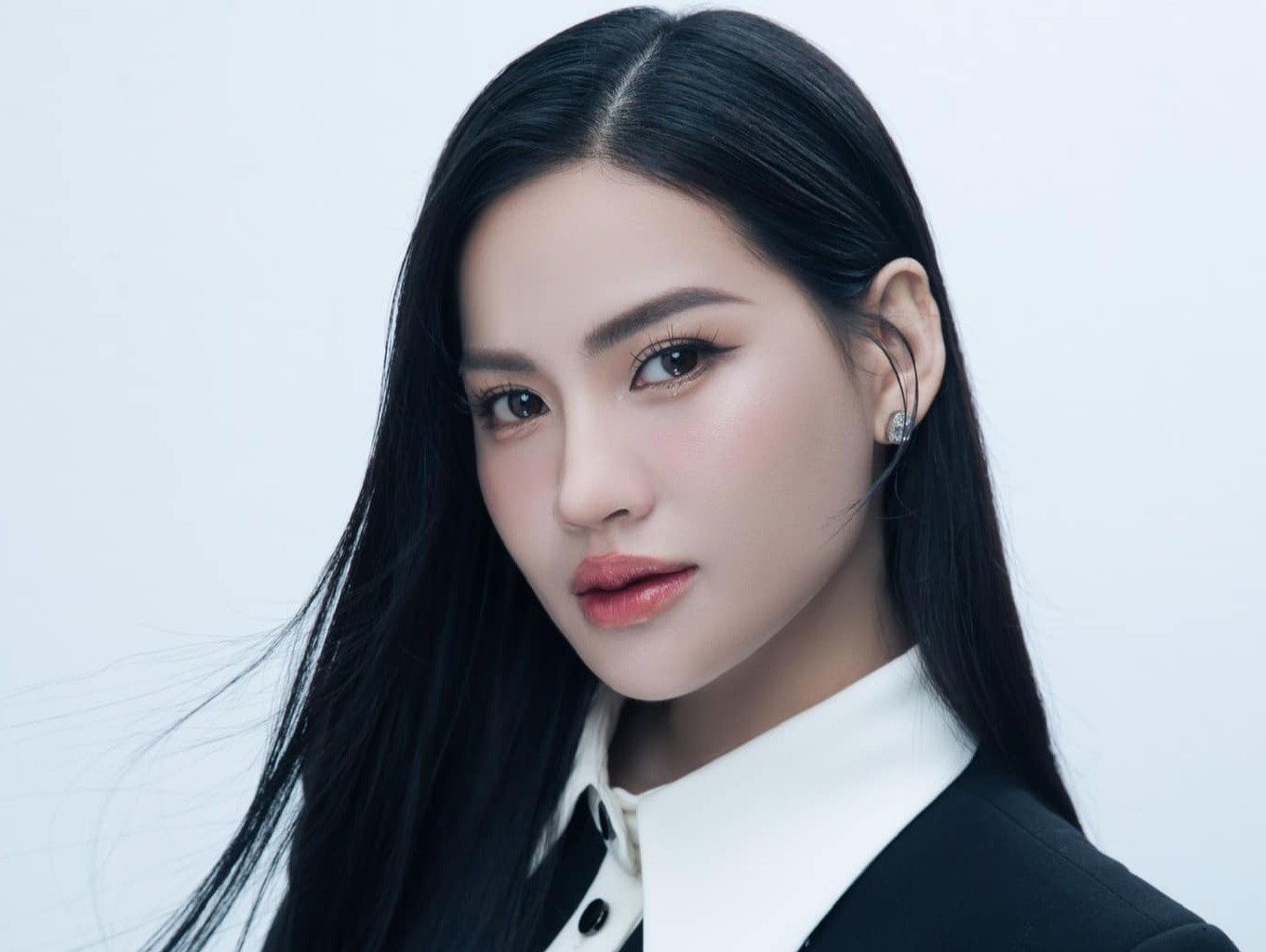 Giữa năm 2023, Võ Hà Linh lên tiếng xin lỗi và tuyên bố dừng review quán ăn. Giữa năm 2023, Võ Hà Linh lên tiếng xin lỗi và tuyên bố dừng review quán ăn.