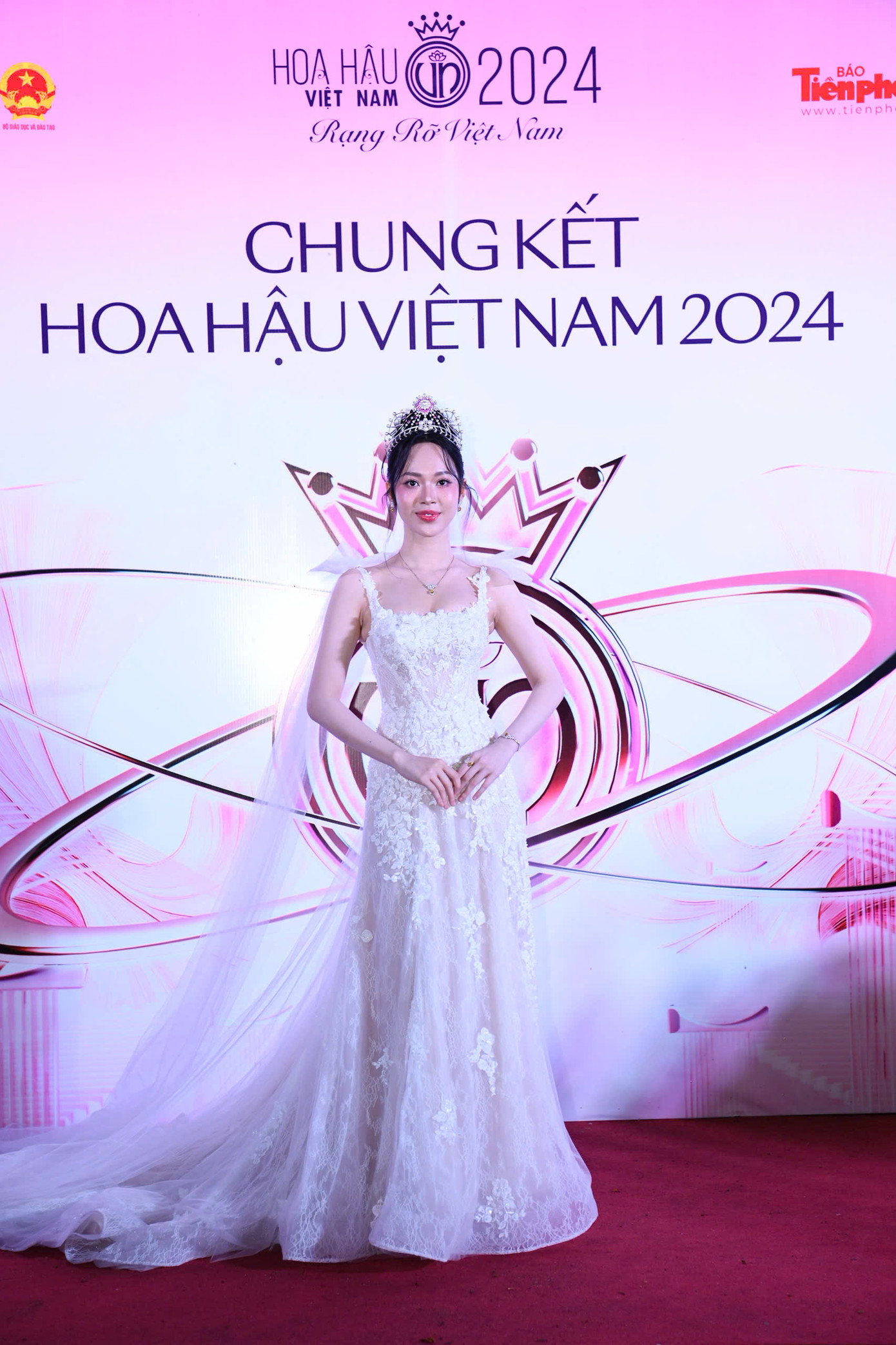 “Trong nhiệm kỳ, Top 3 Hoa hậu Việt Nam 2022 đã làm tốt trọng trách, sứ mệnh của mình. Tôi không có gì nuối tiếc và luôn nỗ lực để hoàn thiện bản thân”, Á hậu Ngọc Hằng nói.