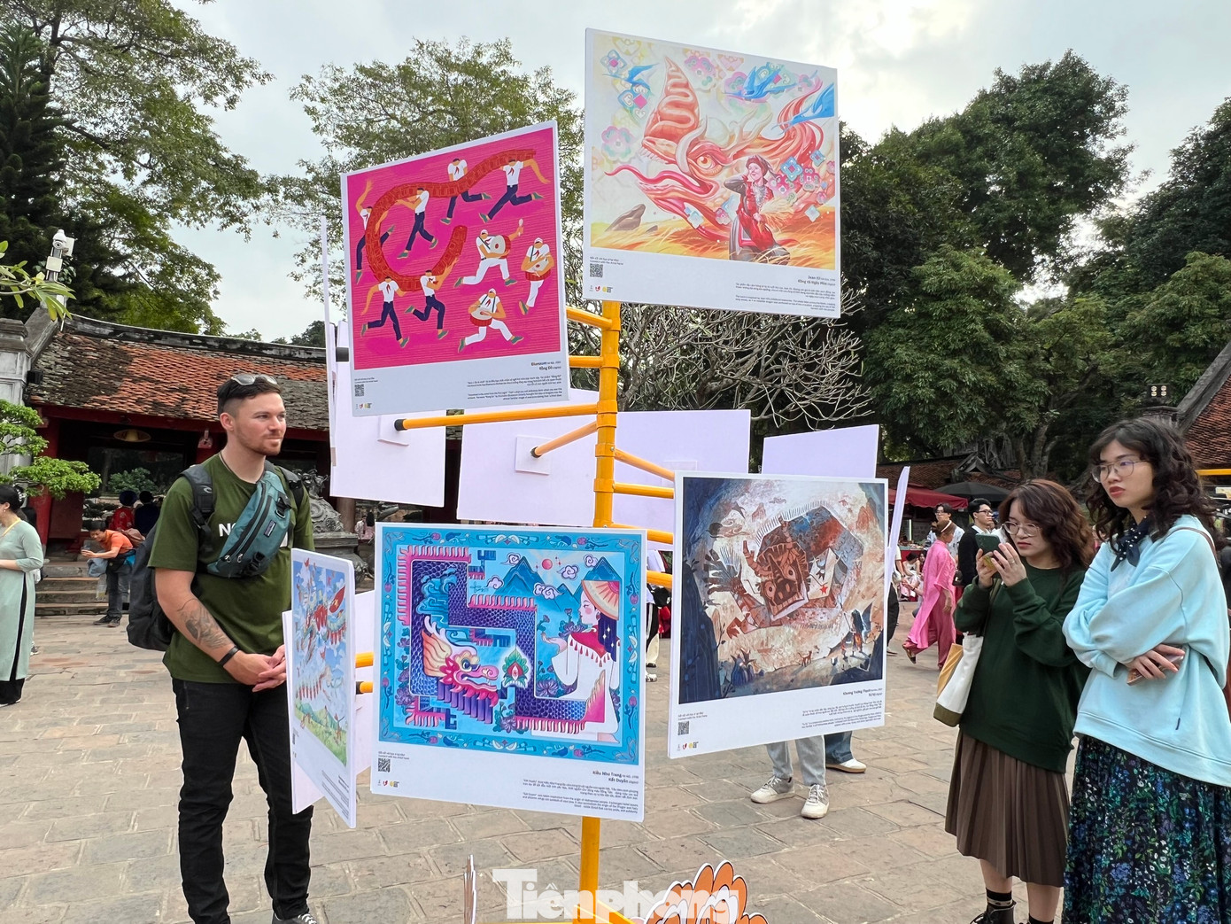 Hình tượng rồng đa dạng, nhiều màu sắc, không bị bó hẹp trong khuôn mẫu.