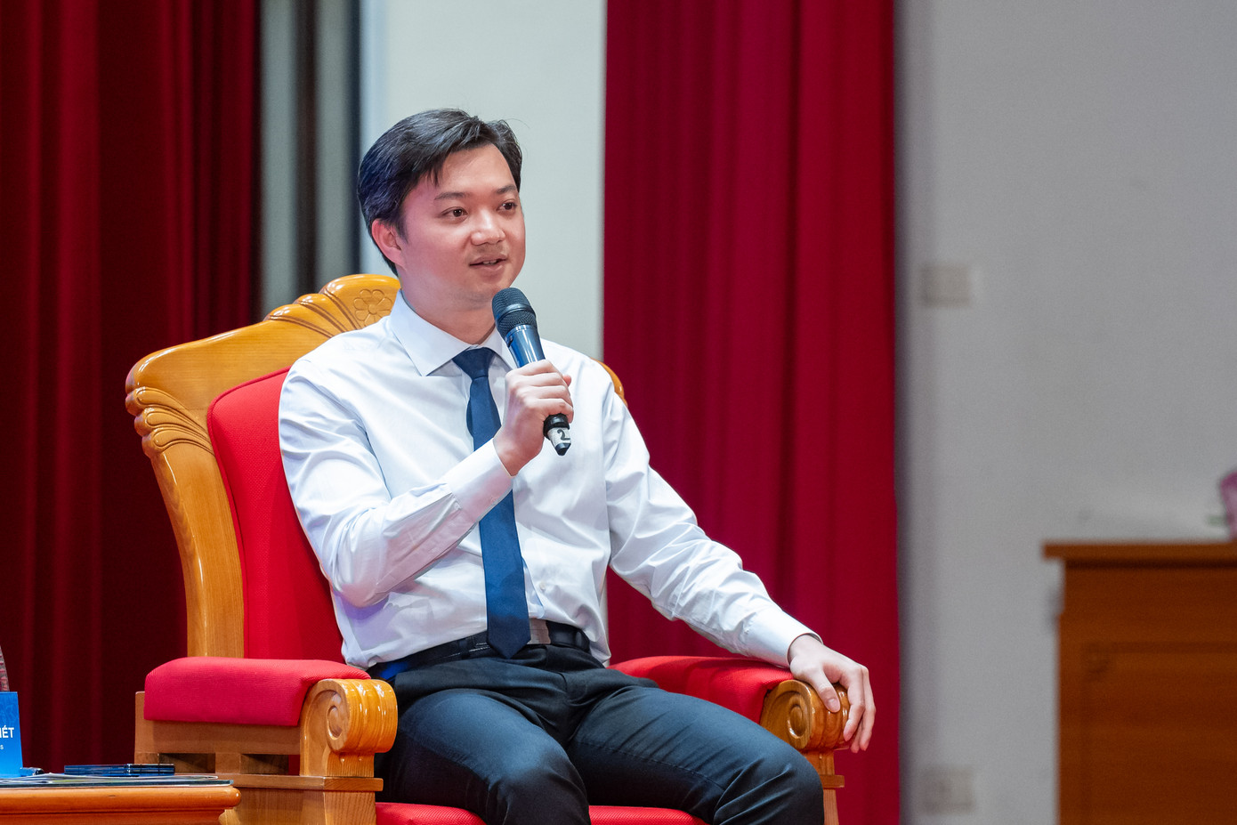 Anh Nguyễn Minh Triết (Bí thư T.Ư Đoàn, Chủ tịch T.Ư Hội Sinh viên Việt Nam) chia sẻ tại phiên thảo luận sáng 12/5. Anh Nguyễn Minh Triết (Bí thư T.Ư Đoàn, Chủ tịch T.Ư Hội Sinh viên Việt Nam) chia sẻ tại phiên thảo luận sáng 12/5.