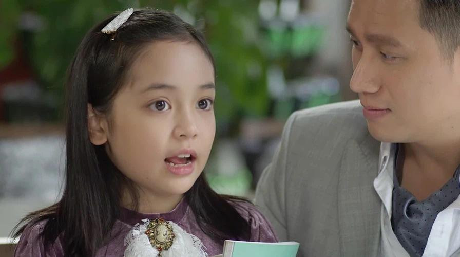 Chu Diệp Anh được nhiều người biết đến hơn sau vai diễn "con gái" của bố Hoàng (Việt Anh) trong bộ phim "Hướng dương ngược nắng". Cô bé vào vai Cami - cô tiểu thư lém lỉnh, được chiều chuộng từ nhỏ Chu Diệp Anh được nhiều người biết đến hơn sau vai diễn "con gái" của bố Hoàng (Việt Anh) trong bộ phim "Hướng dương ngược nắng". Cô bé vào vai Cami - cô tiểu thư lém lỉnh, được chiều chuộng từ nhỏ