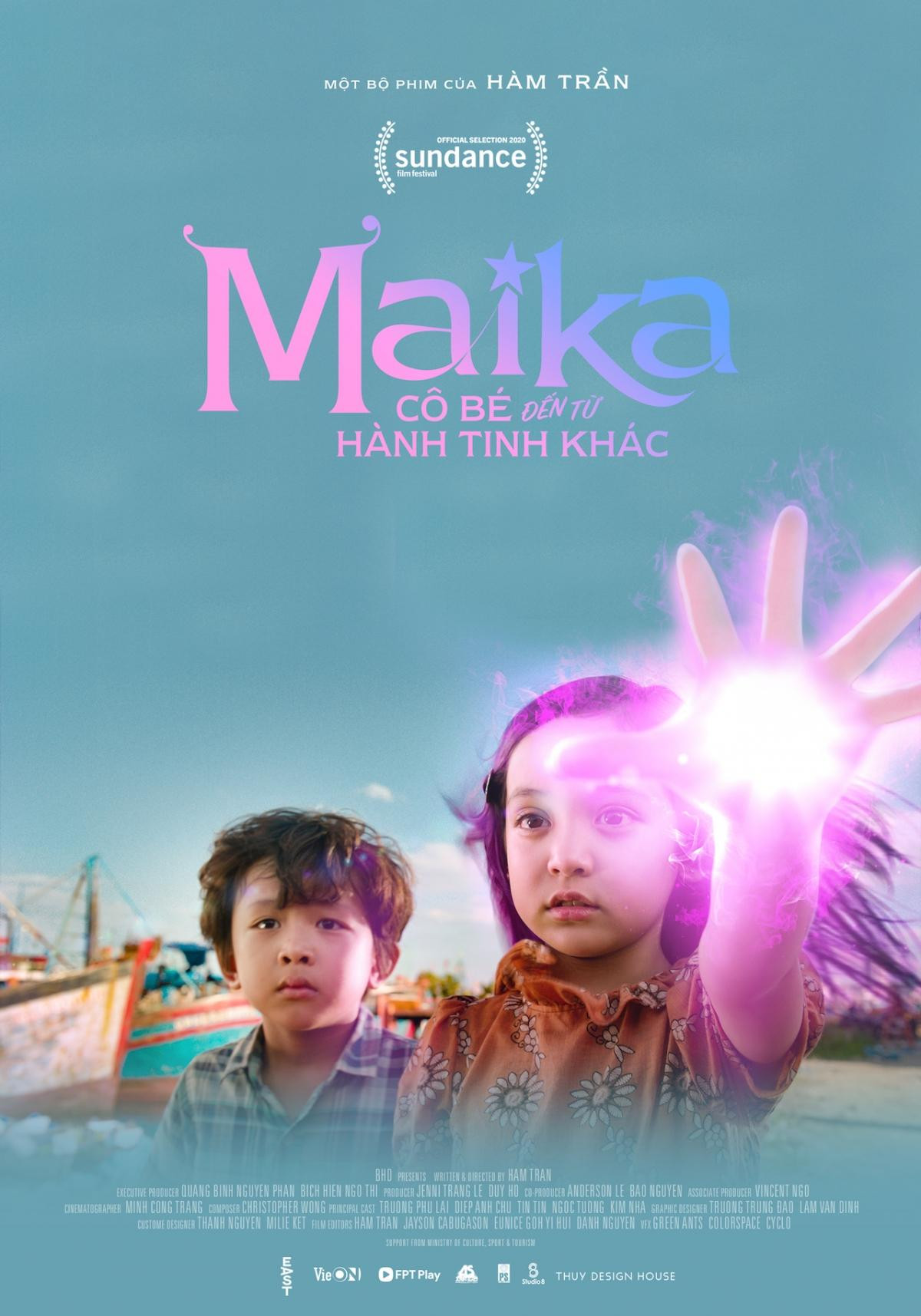 Poster Maika-Cô bé đến từ hành tinh khác do nhà sản xuất công bố. Poster Maika-Cô bé đến từ hành tinh khác do nhà sản xuất công bố.