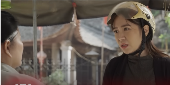 Một người họ hàng xa muốn thông qua Son nhờ vả Đạt xin việc cho con. Ảnh: CMH.