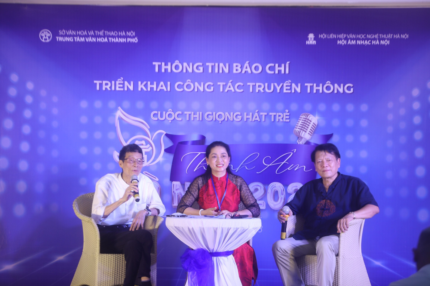 Ban tổ chức sẽ trao giải cho thí sinh dự thi ba dòng nhạc nhẹ, dân gian và thính phòng.