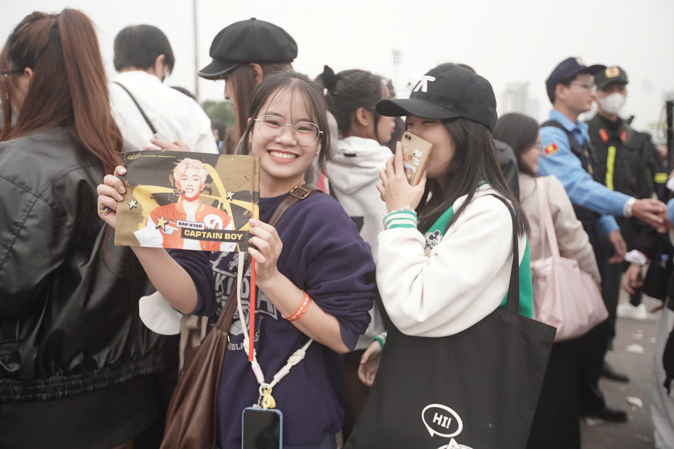 Concert thứ hai của Anh trai say hi tại Hà Nội bắt đầu lúc 19h tối 9/12. Thời gian làm thủ tục check-in được thông báo là 12h đến 19h.