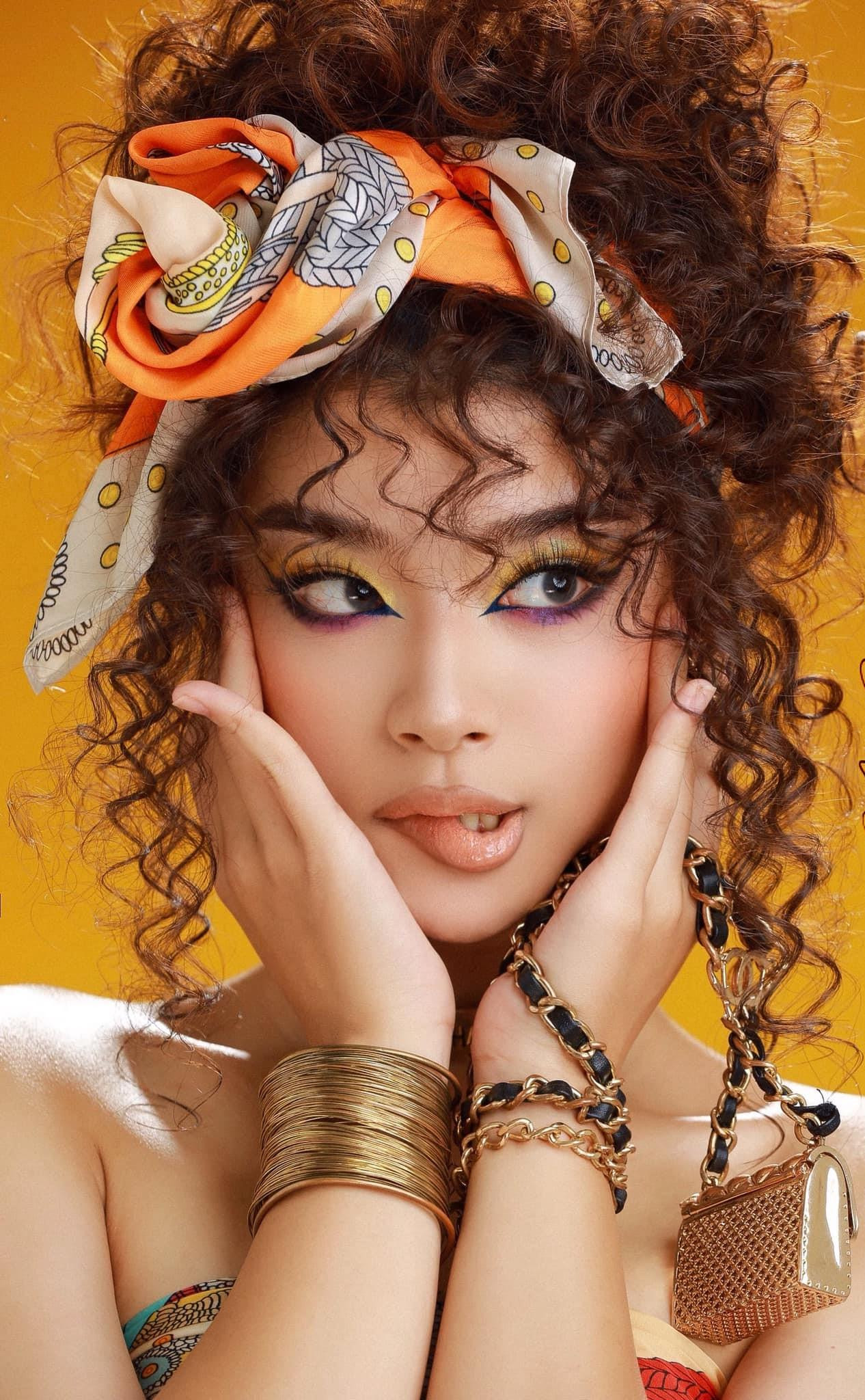 Ngoài Hoài Anh, con trai cả của NSƯT Võ Hoài Nam là Võ Hoài Vũ (sinh năm 2000) cũng theo đuổi nghệ thuật và hiện theo học tại ĐH Sân khấu Điện ảnh Hà Nội.