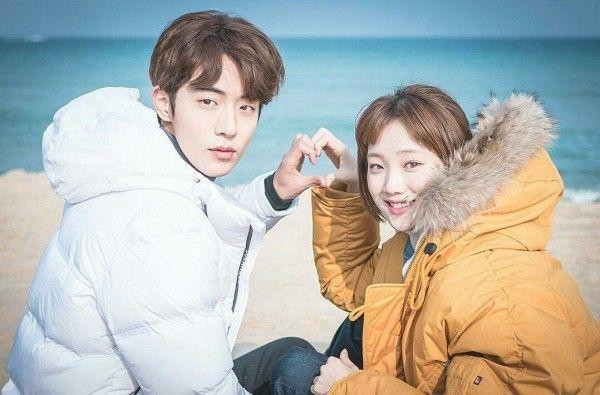 Một cái tên khác cũng được khán giả bình chọn vào top 10 là Cô nàng cử tạ Kim Bok Joo. Phim xoay quanh cuộc sống và tình yêu tuổi mới lớn của các sinh viên một trường đại học thể thao, được lấy cảm hứng từ vận động viên đạt huy chương vàng Thế vận hội mùa hè Jang Mi Ran