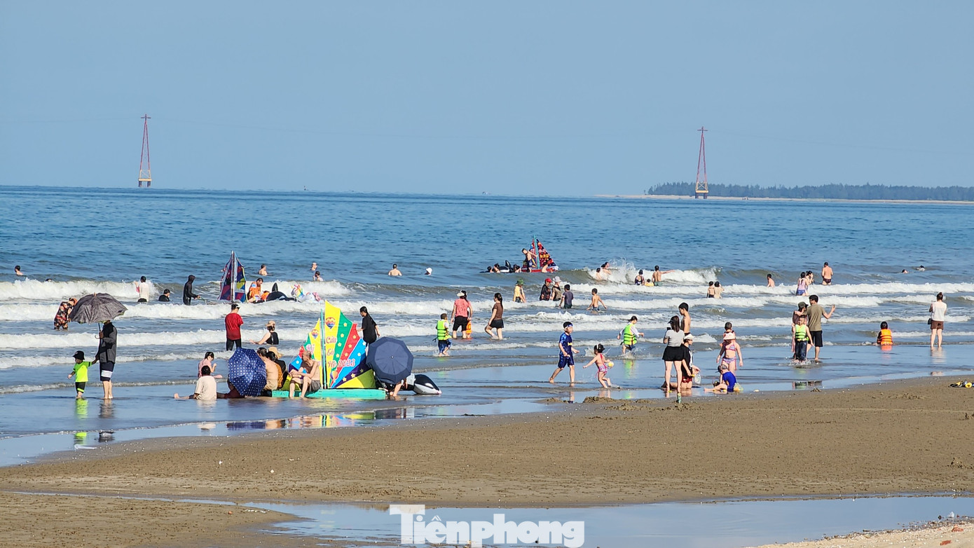 Du lịch vào mùa cao điểm. Ảnh: Trọng Quân. Du lịch vào mùa cao điểm. Ảnh: Trọng Quân.