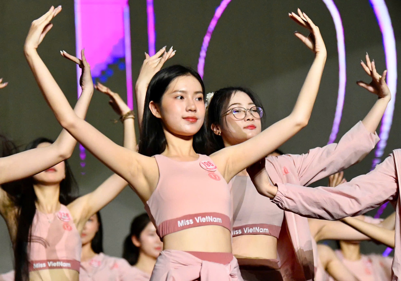 Thí sinh Hoa hậu Việt Nam 2024 có chiều cao đồng đều, thần thái tốt. Ảnh: Trọng Tài