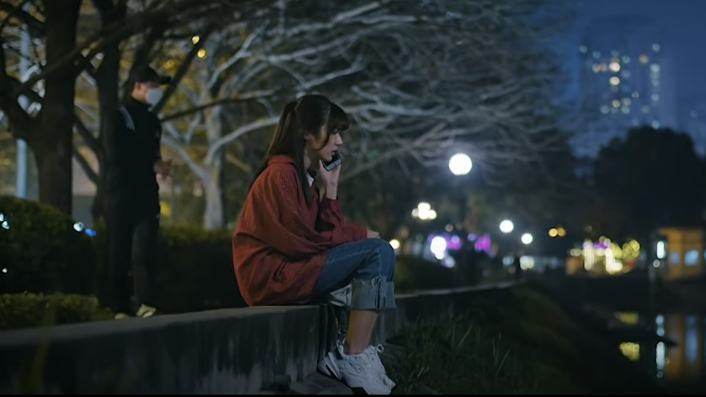 Vận xui liên tục đeo bám con gái út của bà Nga.