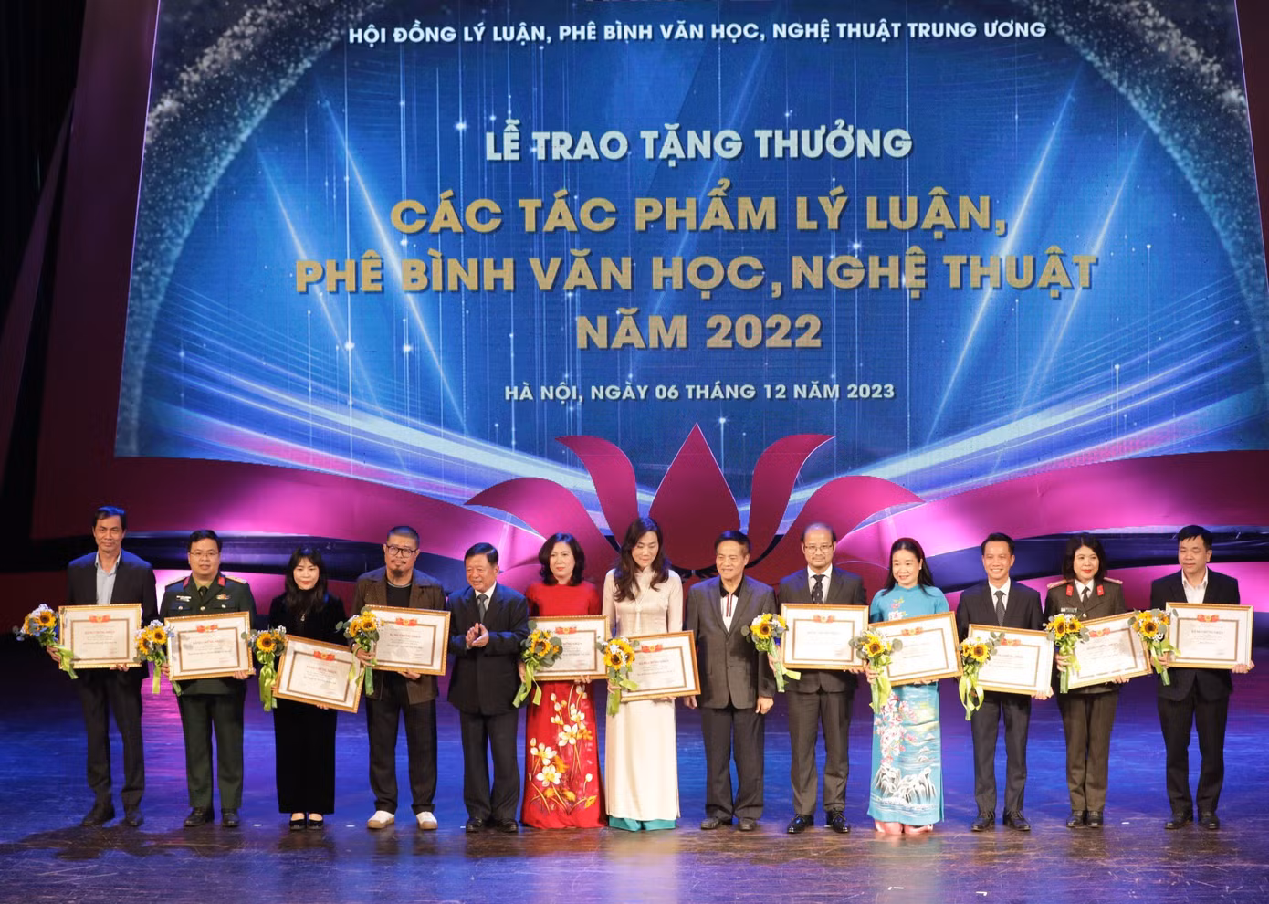 Các tác phẩm được đánh giá bám sát sự vận động của VHNT nước nhà.