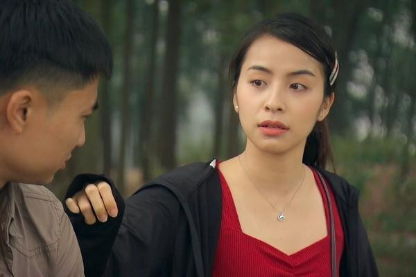 Hoài hết mình và vô tư trong tình yêu.