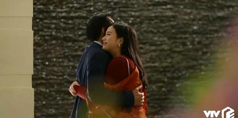 Dù có mối quan hệ bất chính, nhân vật Trâm lại thể hiện sự mưu mô, không ngại khiêu khích "bà cả" Dù có mối quan hệ bất chính, nhân vật Trâm lại thể hiện sự mưu mô, không ngại khiêu khích "bà cả"