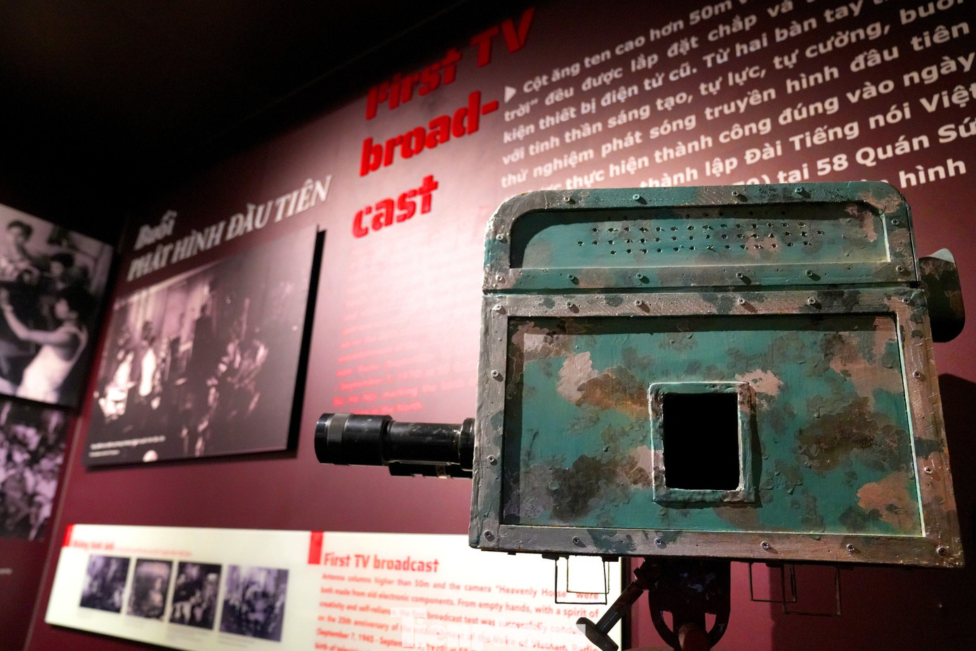 Chiếc máy quay “ngựa trời” đánh dấu cột mốc ra đời tờ báo hình đầu tiên của Việt Nam - Đài Truyền hình Việt Nam vào ngày 7/9/1970. Để chuẩn bị cho ngày lên sóng, một đội chuẩn bị làm truyền hình được thành lập với yêu cầu xây dựng hạ tầng kỹ thuật truyền hình tối thiểu gồm trường quay với camera điện tử, máy phát sóng truyền hình, ăng ten phát sóng, máy thu hình.