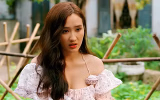 Nhung có quá khứ đáng thương. Bố mẹ mất sớm, gia cảnh khó khăn nên cuộc sống luôn túng thiếu. Cô luôn trách bố hèn kém nên để cả gia đình thiệt thòi.