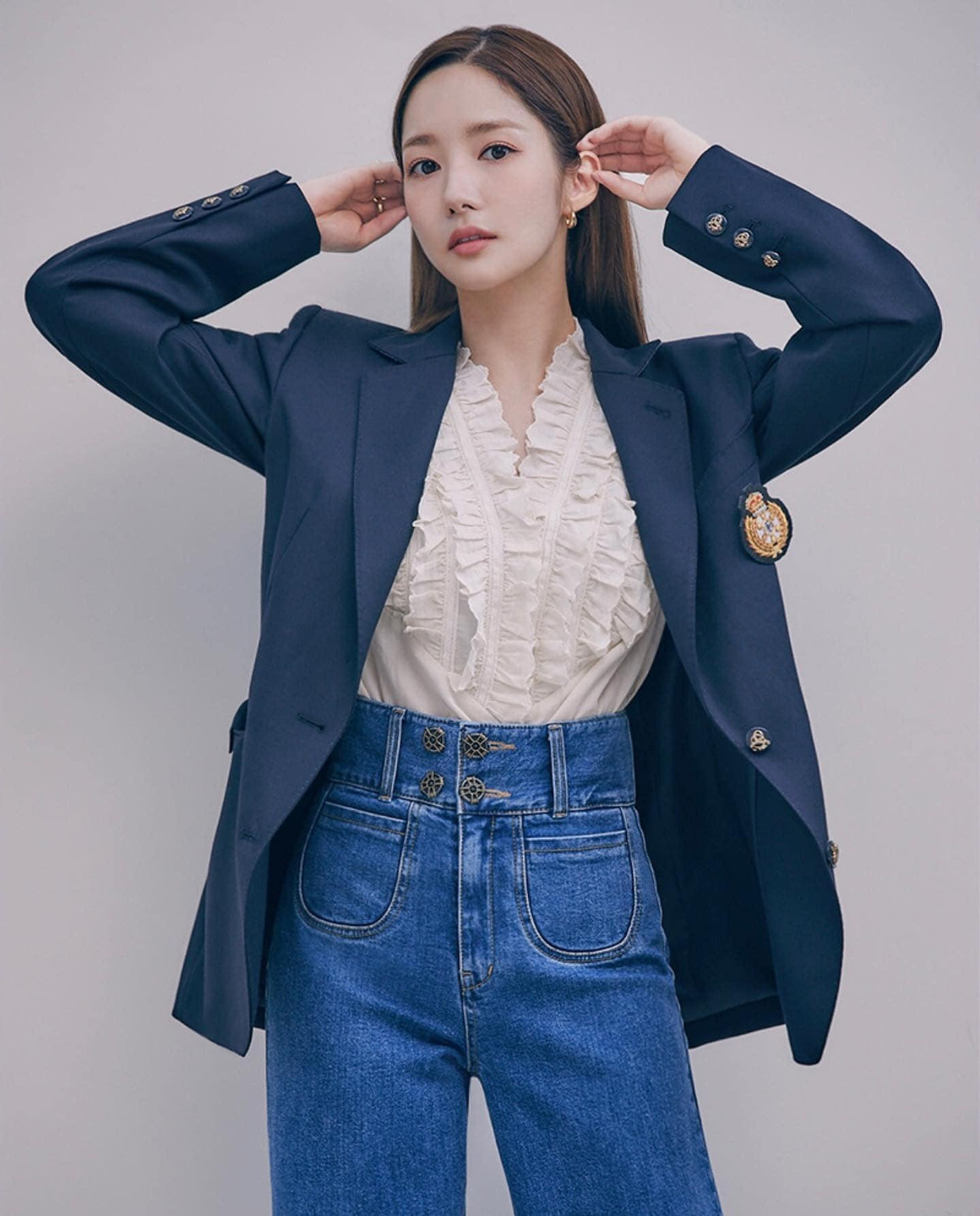 Tháng 6 vừa qua, người đẹp dao kéo chính thức xác nhận sẽ góp mặt trong một bộ phim truyền hình lãng mạn. Trong phim, nữ diễn viên Park Min Young sẽ vào vai cô nàng lạnh lùng, thông minh và có tinh thần trách nhiệm trong công việc.