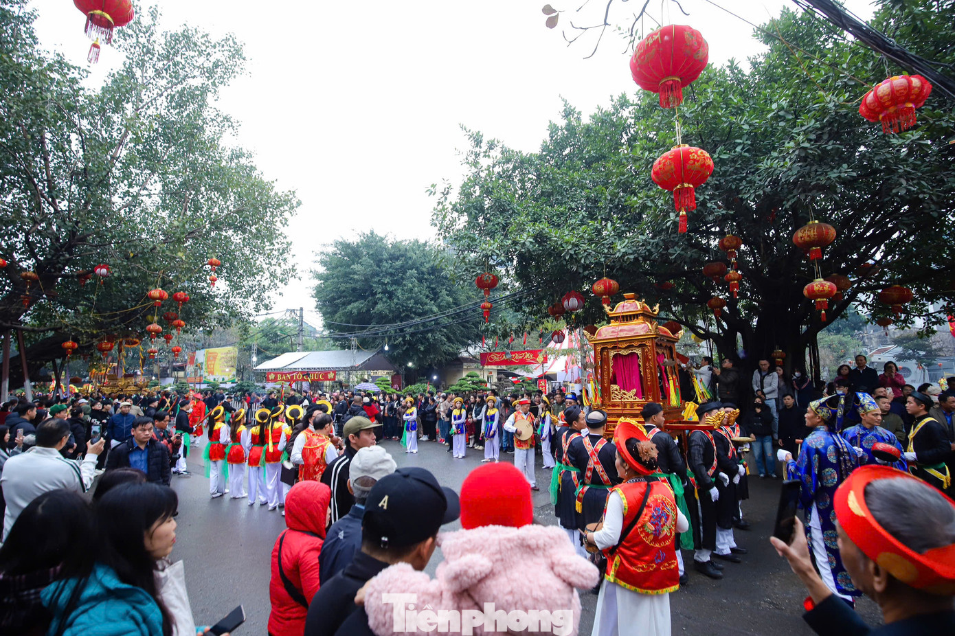 Lễ hội truyền thống làng Triều Khúc (huyện Thanh Trì, Hà Nội) được tổ chức vào Mùng 9 tháng Giêng hàng năm.