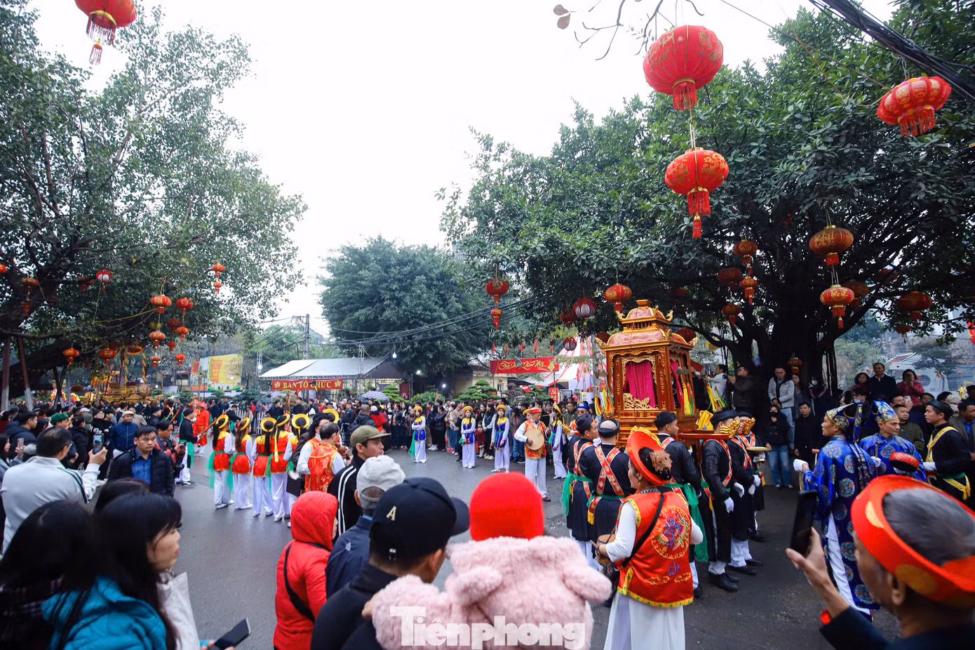 Lễ hội truyền thống làng Triều Khúc (huyện Thanh Trì, Hà Nội) được tổ chức vào Mùng 9 tháng Giêng hàng năm.