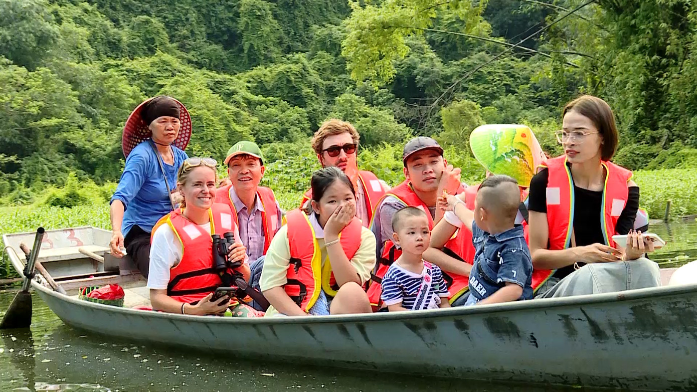 Khách quốc tế du lịch Ninh Bình.