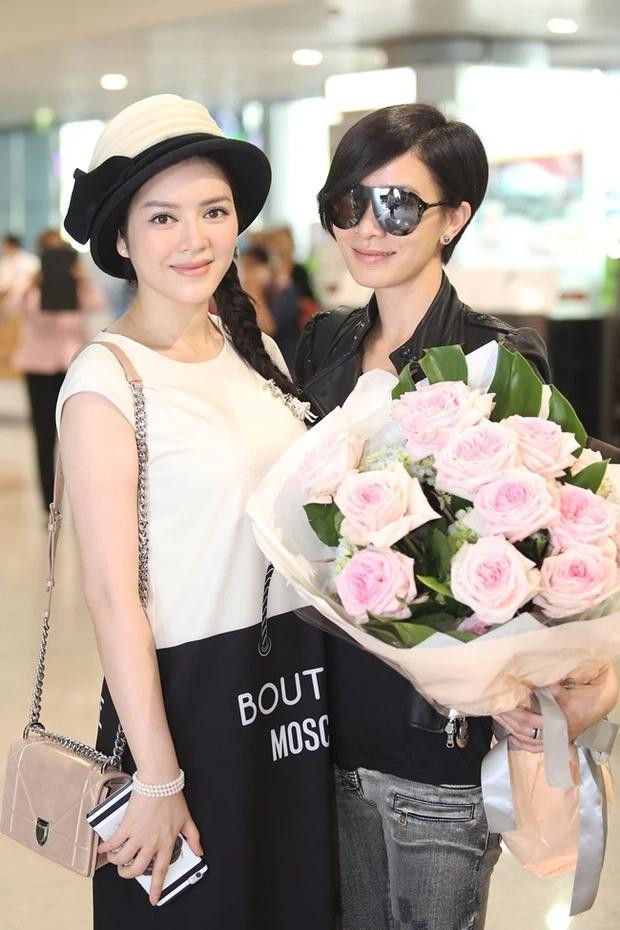 Lý Nhã Kỳ từng đưa đón Xa Thi Mạn tại sân bay những lần người bạn thân sang Việt Nam Lý Nhã Kỳ từng đưa đón Xa Thi Mạn tại sân bay những lần người bạn thân sang Việt Nam