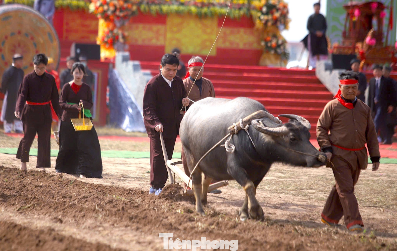 Ông Trương Quốc Huy - Chủ tịch UBND tỉnh Hà Nam - tại lễ hội Tịch điền Đọi Sơn 2025.