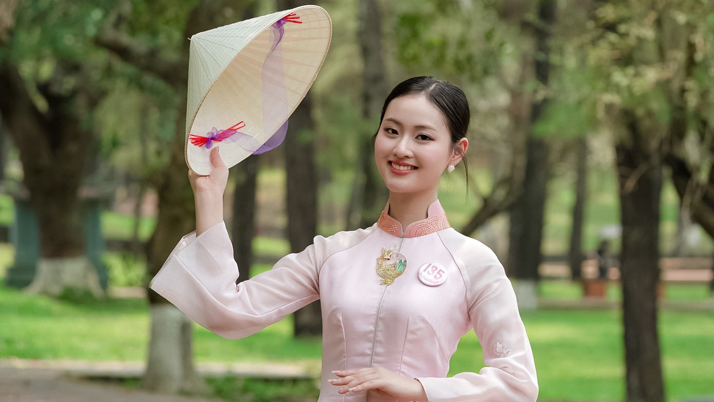 Các thí sinh Linh Đan, Bảo Hà, Phương Chi, Tú Anh thực hiện thử thách trong tập 8. Các thí sinh Linh Đan, Bảo Hà, Phương Chi, Tú Anh thực hiện thử thách trong tập 8.