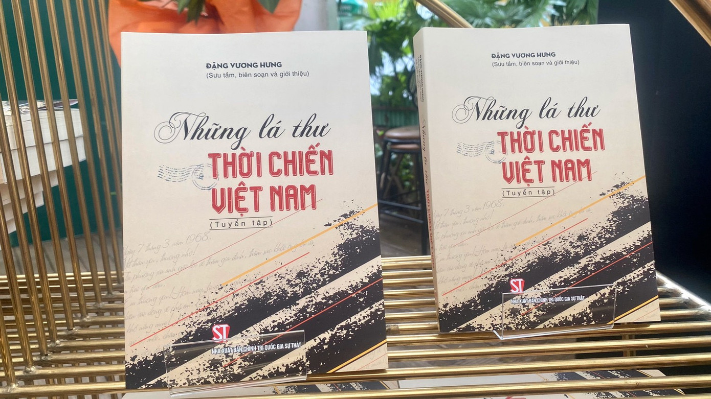 200 lá thư là 200 câu chuyện kể đa dạng và phong phú, sinh động và cảm động về những người lính nơi chiến trường.