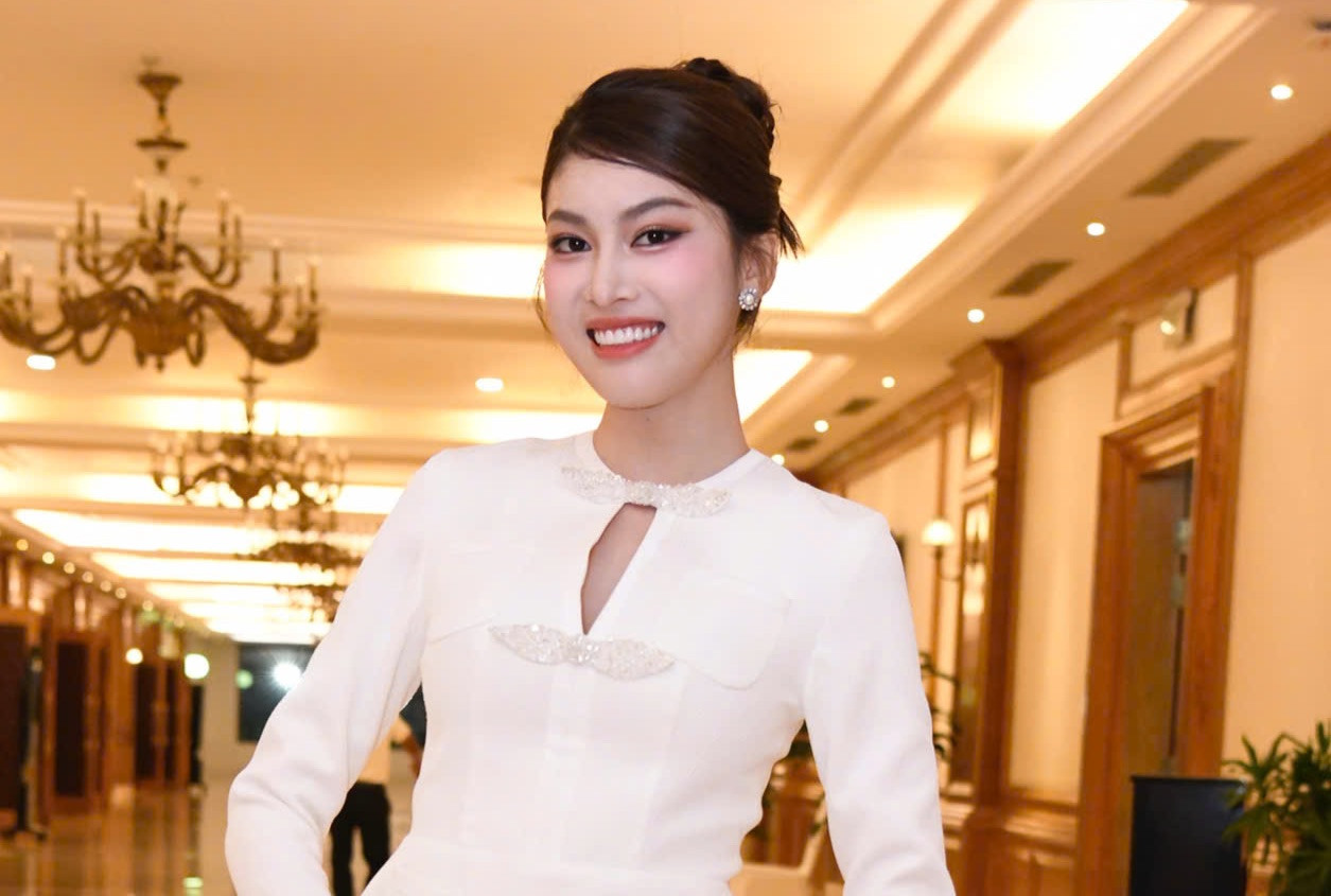 Sáng 27/4, Ngọc Thảo nhận nhiệm vụ phát bóng trước 234 golfer tại Giải Tiền Phong Golf Championship.