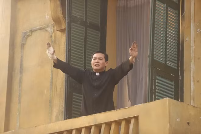Bối cảnh phim trước và sau trận đánh của quân Pháp.