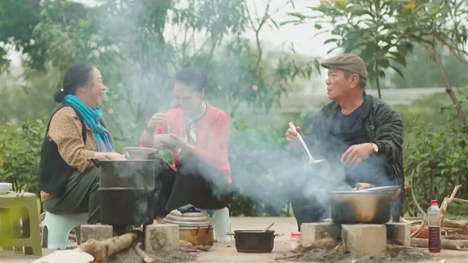 Phương nhớ nhà, muốn ngừng chuyện đóng giả bạn gái Huy. Phương nhớ nhà, muốn ngừng chuyện đóng giả bạn gái Huy.