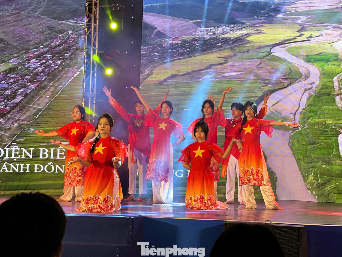 Tiết mục dự thi của nhóm nhảy đến từ Trường Phổ thông Hermann Gmeiner (Cầu Giấy, Hà Nội).