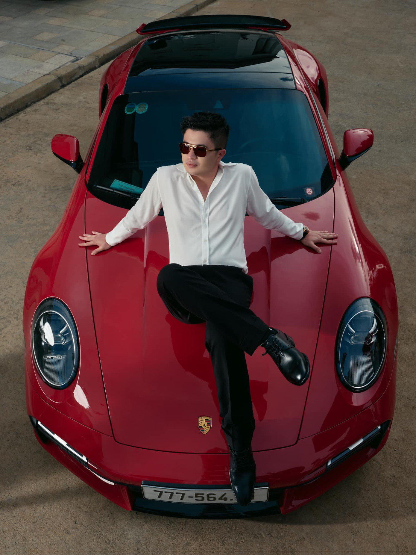 TikToker Mr Pips xây dựng hình ảnh hào nhoáng trên mạng xã hội. TikToker Mr Pips xây dựng hình ảnh hào nhoáng trên mạng xã hội.