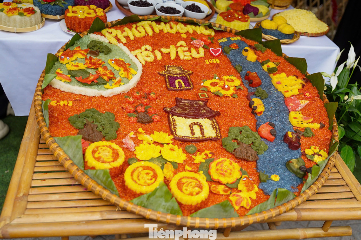 Những mâm xôi có tạo hình độc, lạ ở làng Phú Thượng ảnh 4 Những mâm xôi có tạo hình độc, lạ ở làng Phú Thượng ảnh 4