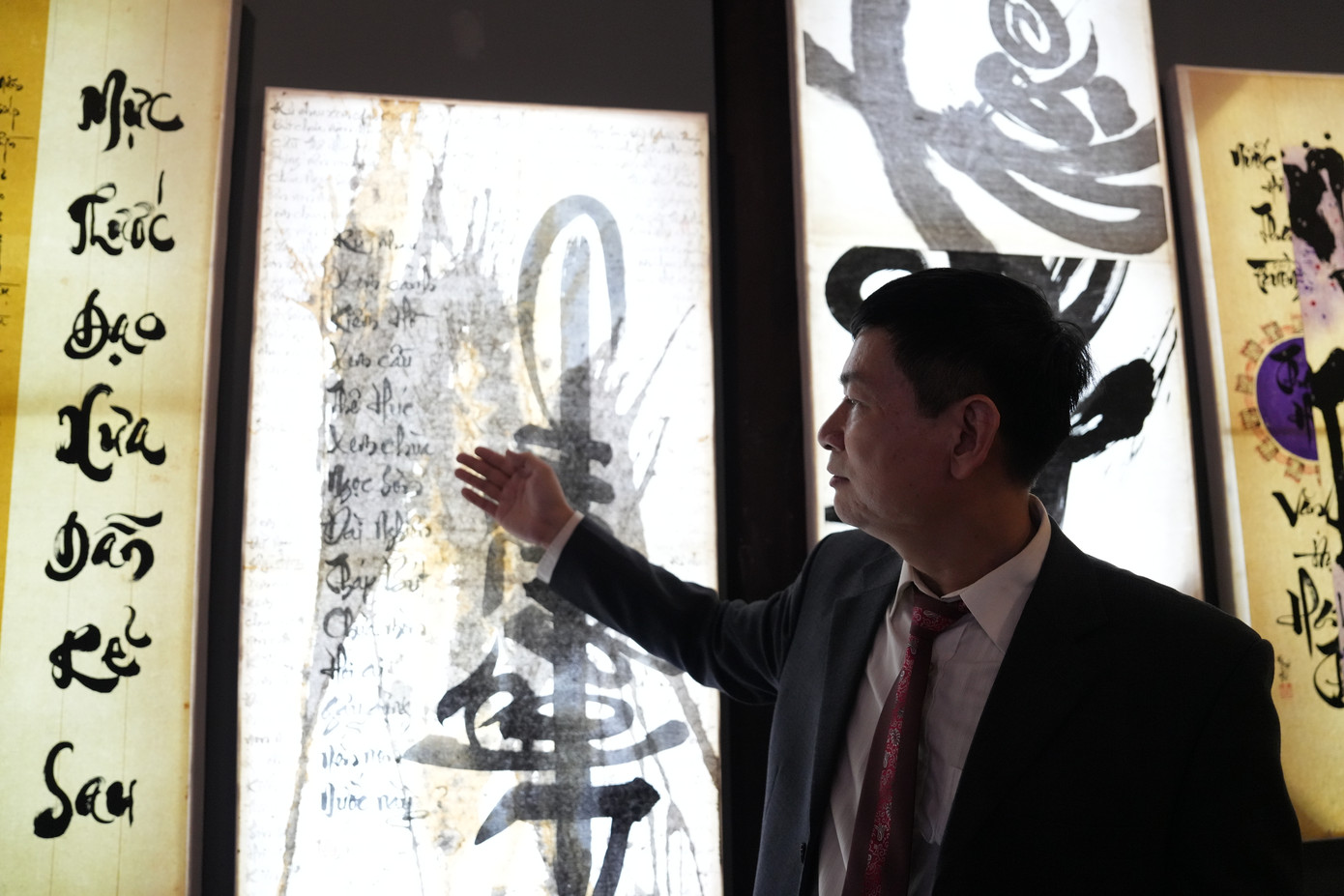 Triển lãm giới thiệu hơn 800 tác phẩm thư pháp có kích thước lớn, nhỏ. Các tác phẩm và công tác bày trí được chuẩn bị trong khoảng 4 tháng. Ban tổ chức kỳ vọng hoạt động góp phần định hình Văn Miếu - Quốc Tử Giám trở thành điểm đến quan trọng, ý nghĩa và mang giá trị hàng đầu cho các hoạt động triển lãm thư pháp. Triển lãm giới thiệu hơn 800 tác phẩm thư pháp có kích thước lớn, nhỏ. Các tác phẩm và công tác bày trí được chuẩn bị trong khoảng 4 tháng. Ban tổ chức kỳ vọng hoạt động góp phần định hình Văn Miếu - Quốc Tử Giám trở thành điểm đến quan trọng, ý nghĩa và mang giá trị hàng đầu cho các hoạt động triển lãm thư pháp.