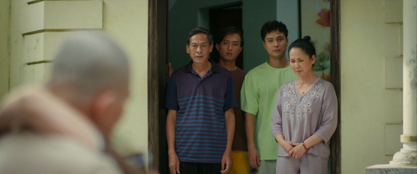 Ai cũng xúc động khi thấy Phương trở về bên Công.