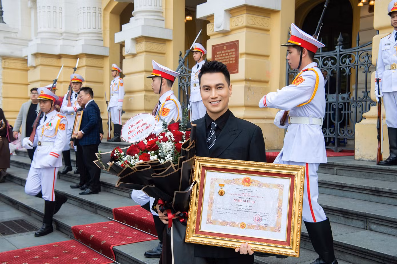 Diễn viên Việt Anh nhận danh hiệu NSƯT hôm 6/3.