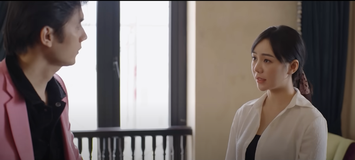 Hạnh tiếp tục cứu công ty Quân một bàn thua trông thấy. Ảnh: CMH. Hạnh tiếp tục cứu công ty Quân một bàn thua trông thấy. Ảnh: CMH.