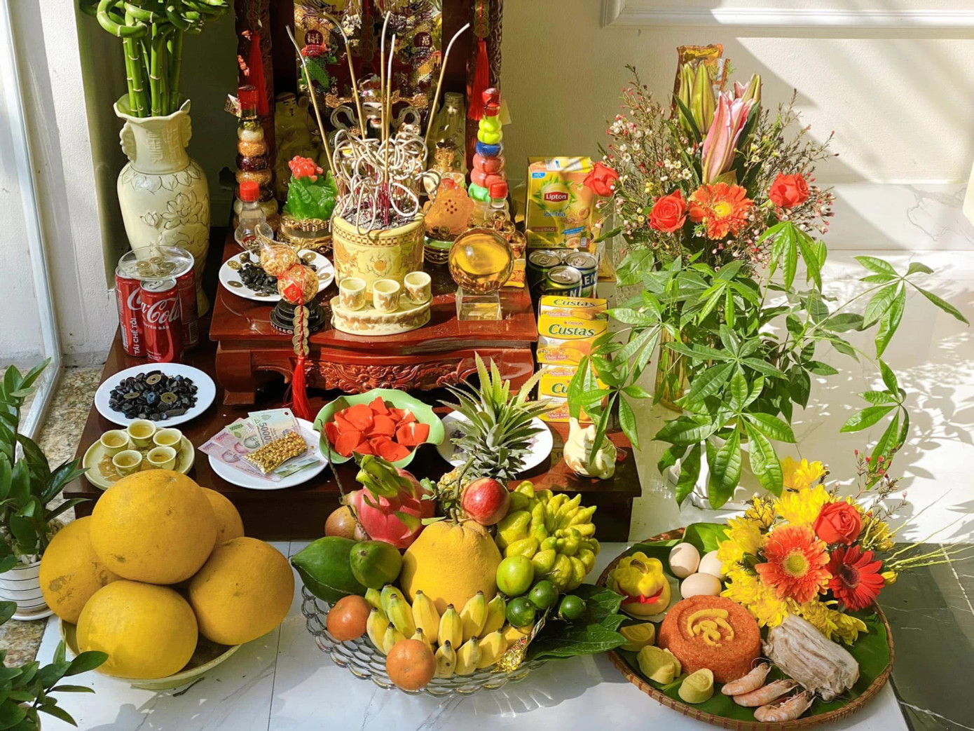 Mâm cúng Thần tài. Mâm cúng Thần tài.