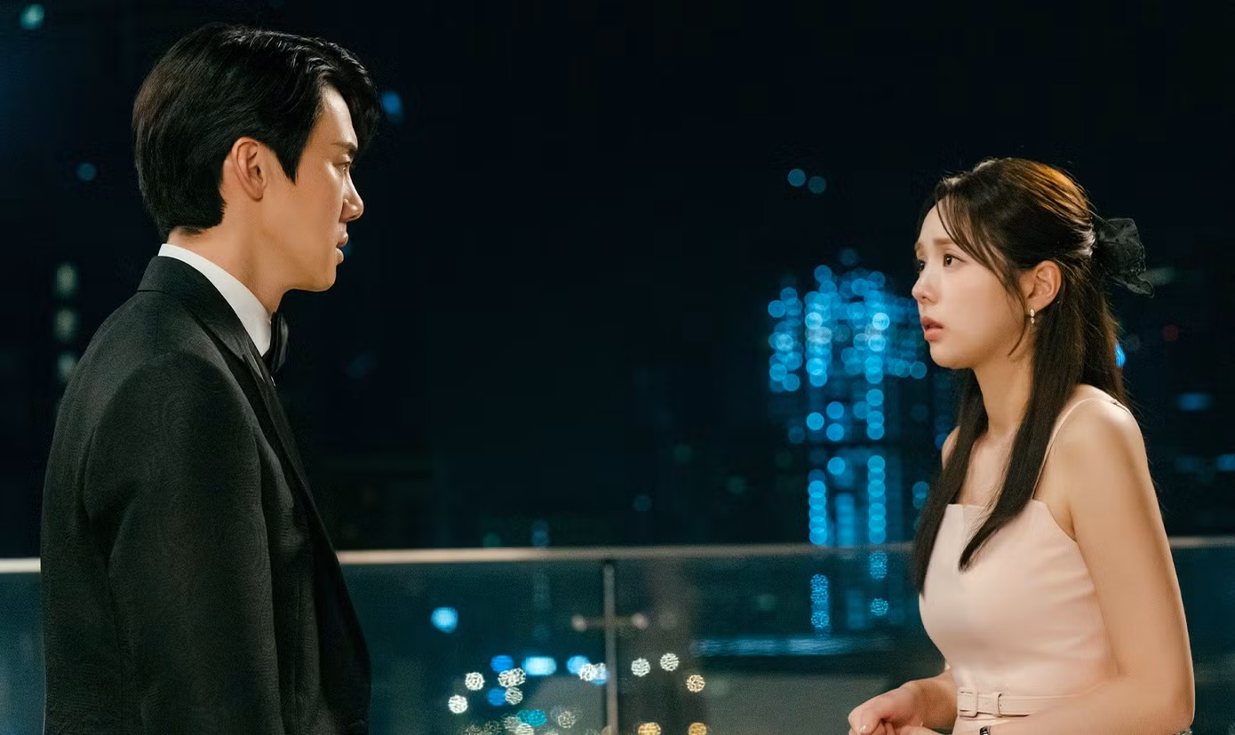 Phim kể về cuộc hôn nhân sắp đặt của phát ngôn viên trẻ tuổi nhất Nhà Xanh và phiên dịch viên ngôn ngữ ký hiệu giả câm.