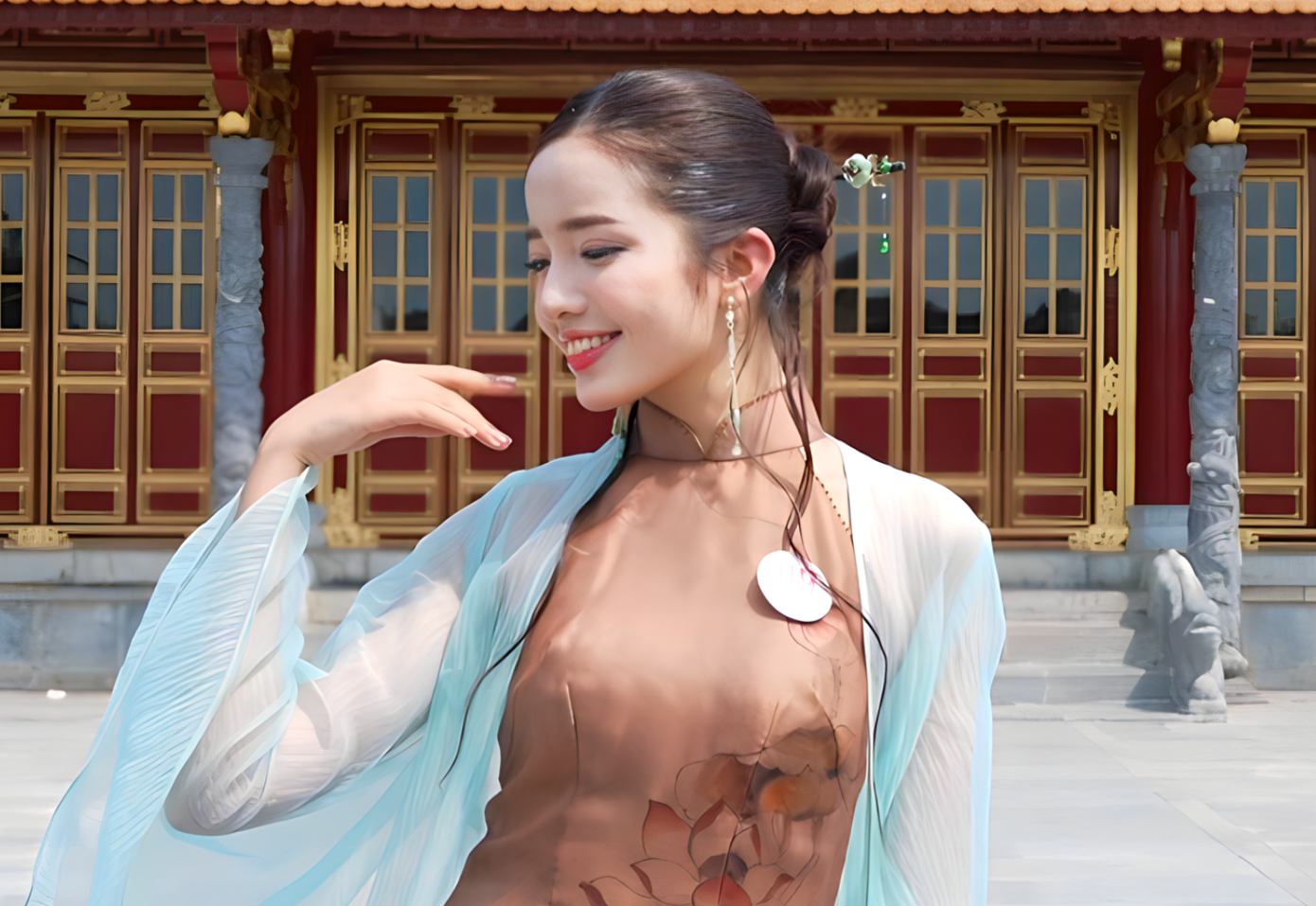 Các thí sinh khoe tài năng. Các thí sinh khoe tài năng.