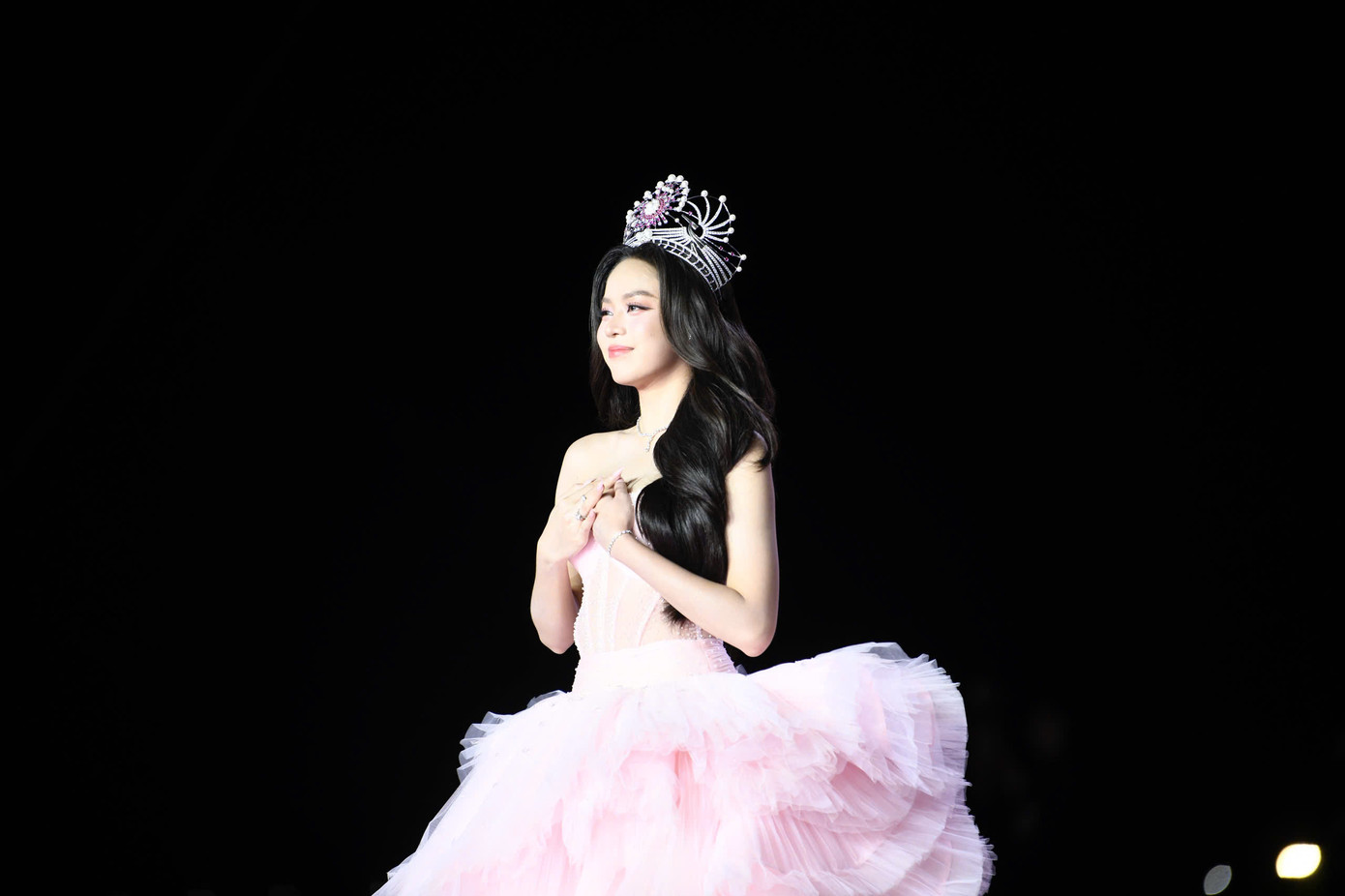 Cô chia sẻ: “20 tuổi, Thanh Thủy đăng quang Hoa hậu Việt Nam, bắt đầu hành trình đi tìm chính bản thân mình. 23 tuổi, Thanh Thủy kết thúc nhiệm kỳ của mình đầy mãn nguyện và đã tìm được câu trả lời cho câu hỏi: Mình là ai?".