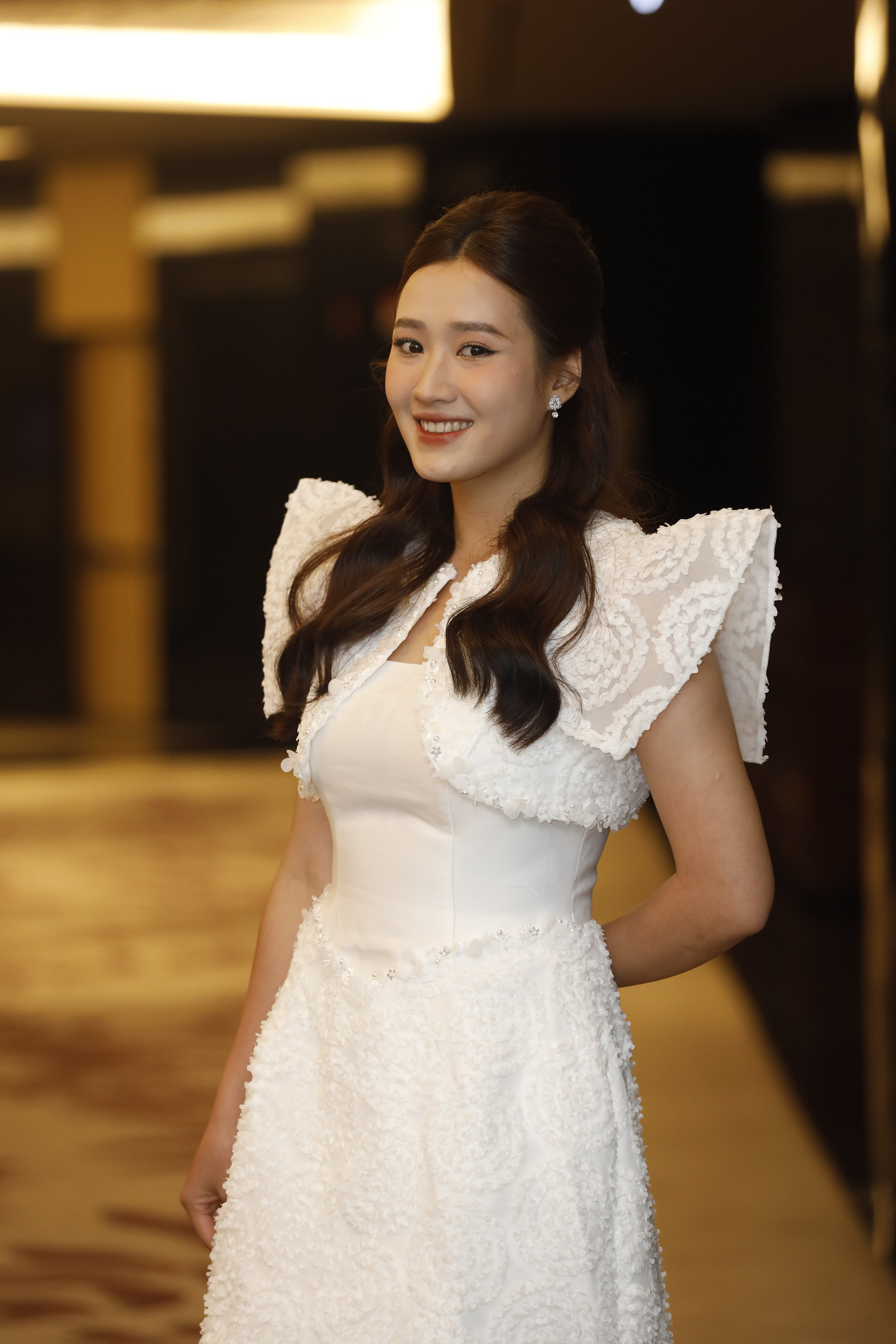 Phương Anh, Tiến Luật đảm nhận vai anh em ruột trong phim.