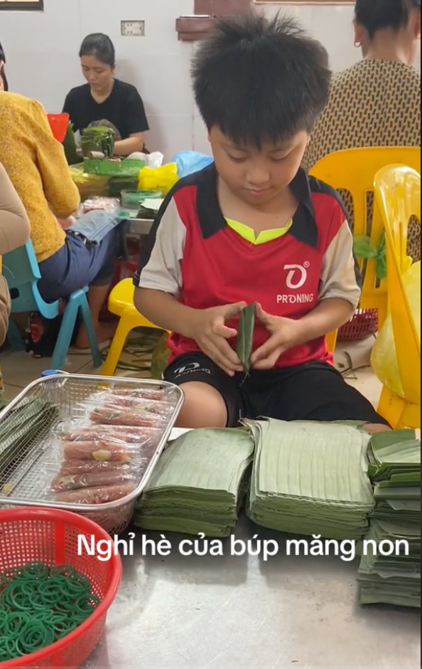 Các video về kỳ nghỉ hè của "búp măng non" gây sốt mạng xã hội.