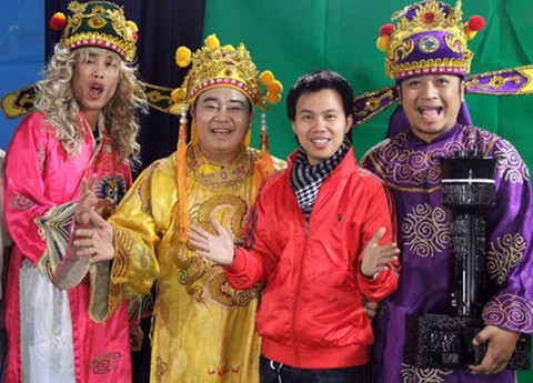 NSND Quốc Trượng chỉ tham gia Táo Quân một lần duy nhất. NSND Quốc Trượng chỉ tham gia Táo Quân một lần duy nhất.